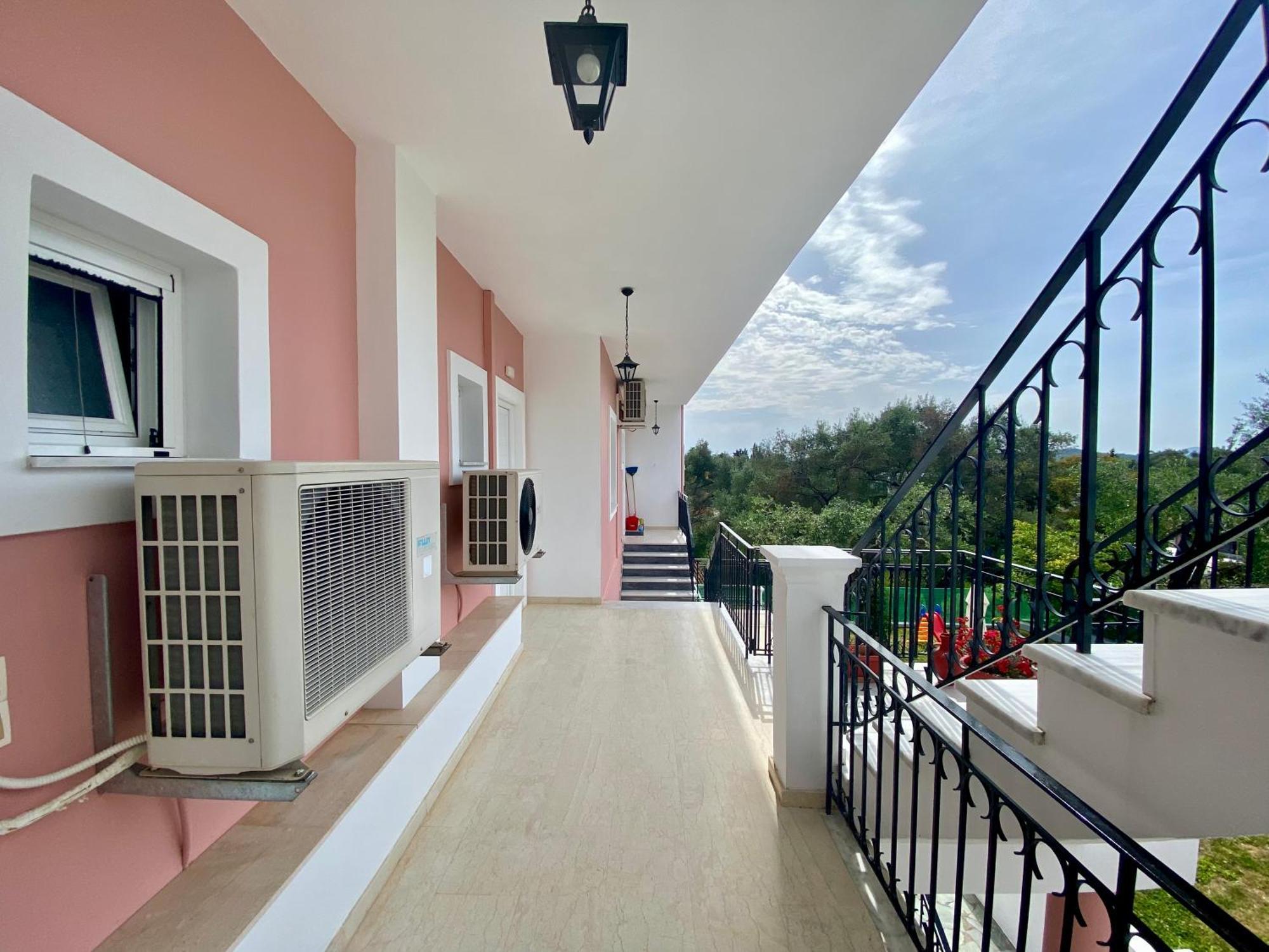 Thomas Apartments Дассия Экстерьер фото