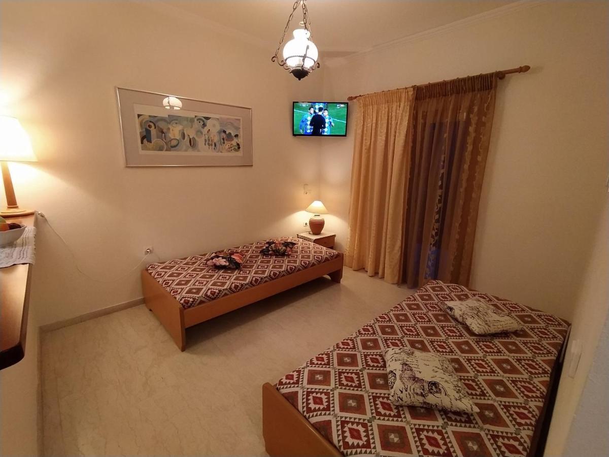 Thomas Apartments Дассия Экстерьер фото
